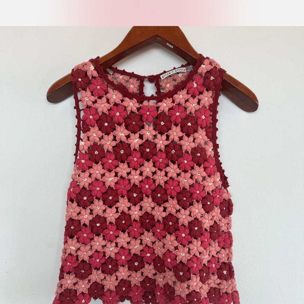 Alice + Olivia Pink and Red Geometric Floral Cropped Tank